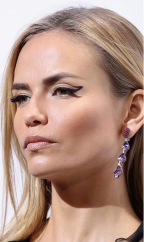 Наташа Поли