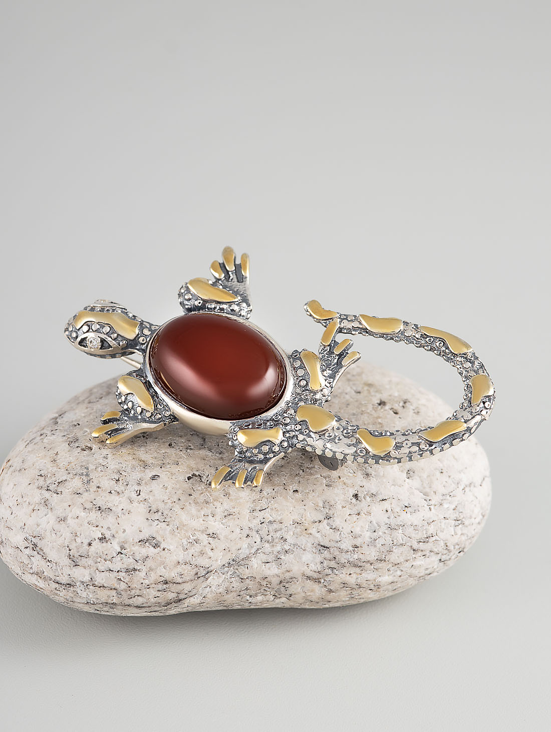 Brr1264z Сердолик Брошь (Ag 925)