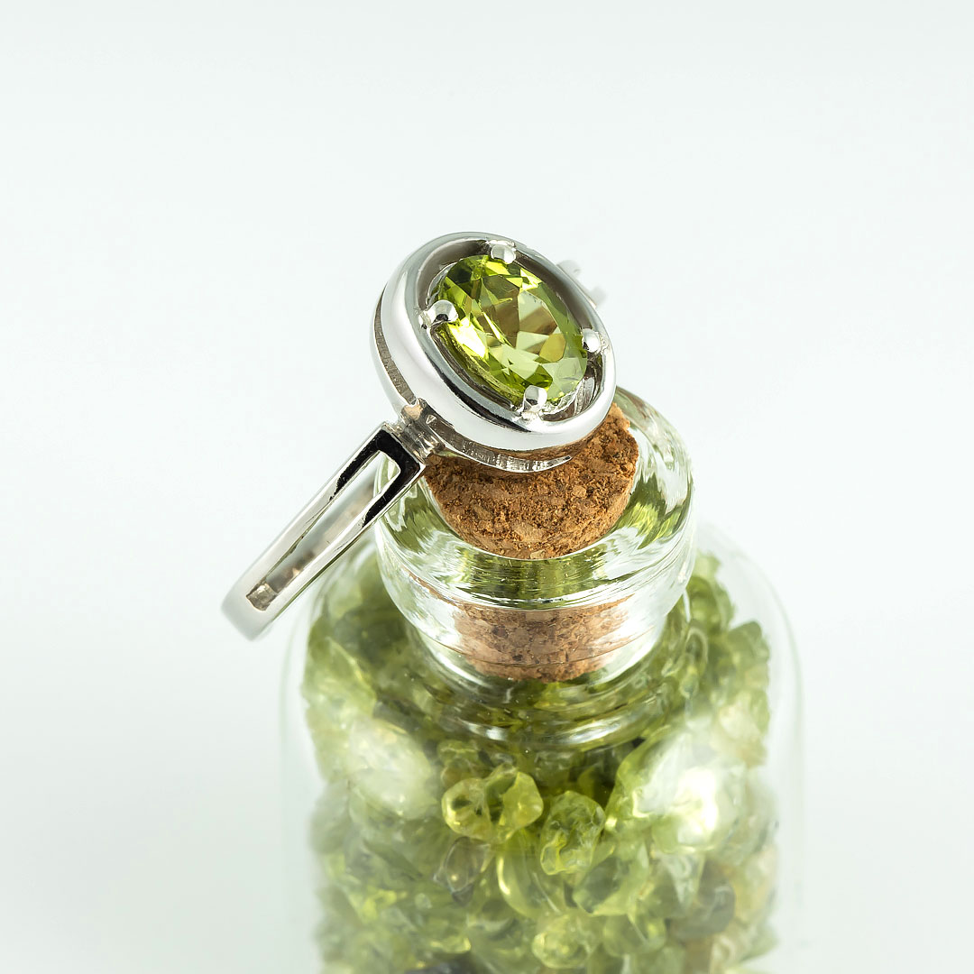 0240R Хризолит Кольцо (Ag 925)