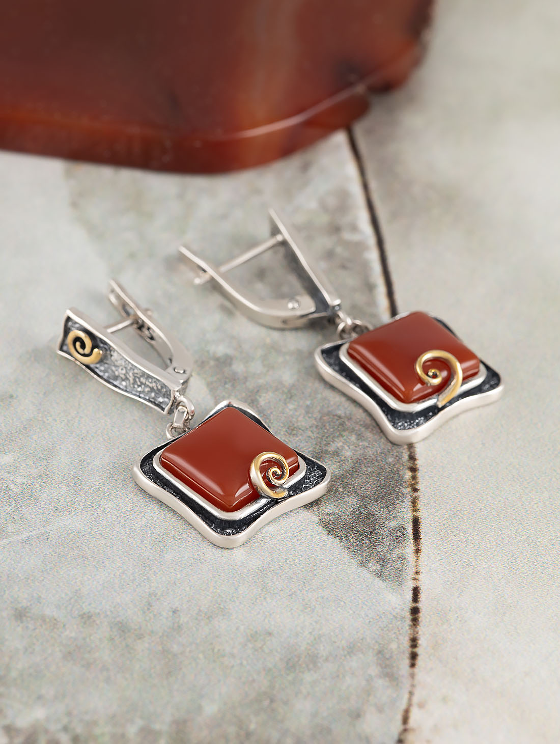 Err1331z Сердолик Серьги (Ag 925)