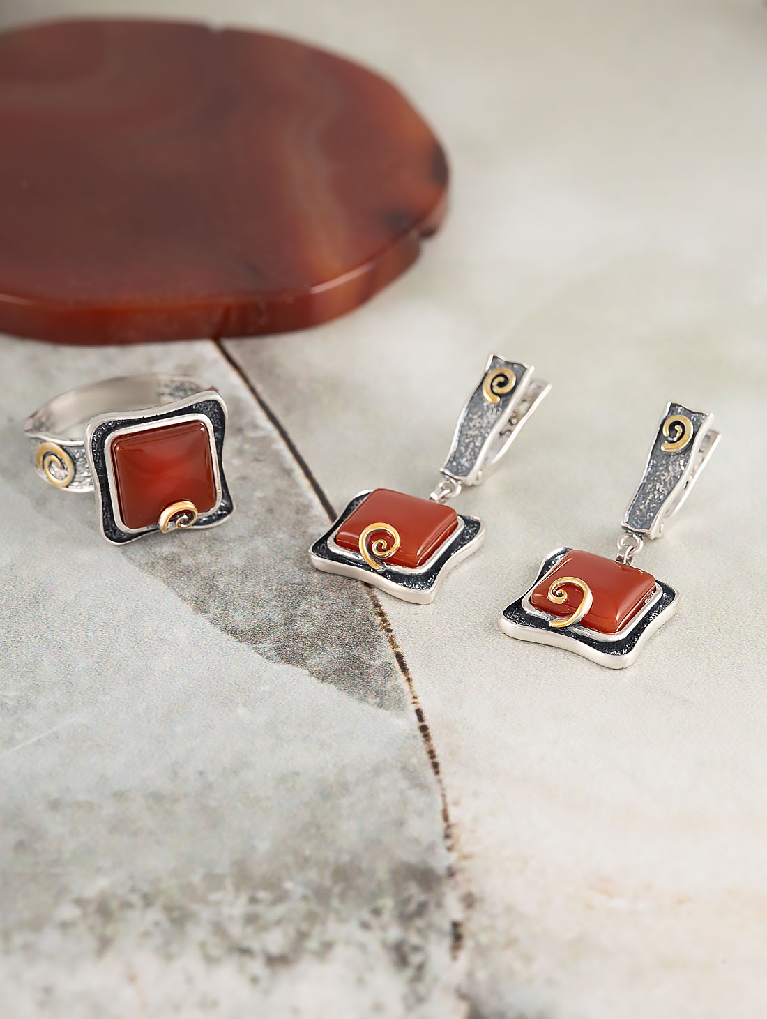 Err1331z Сердолик Серьги (Ag 925)