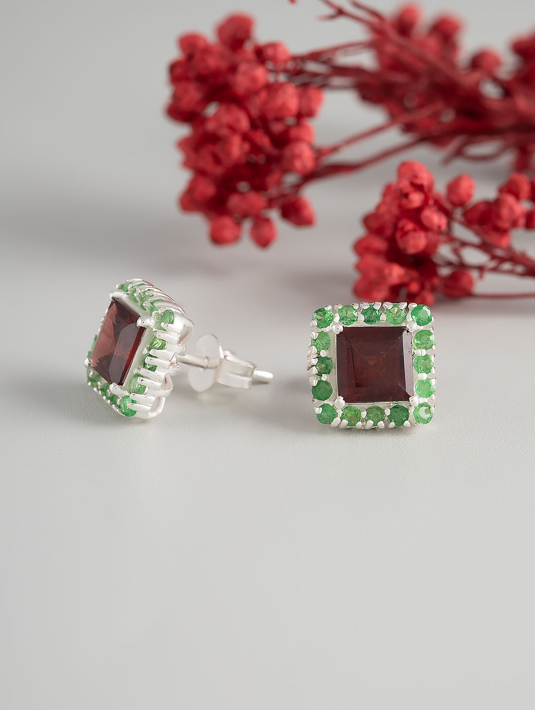 9484 Серьги пуссеты (Ag 925)