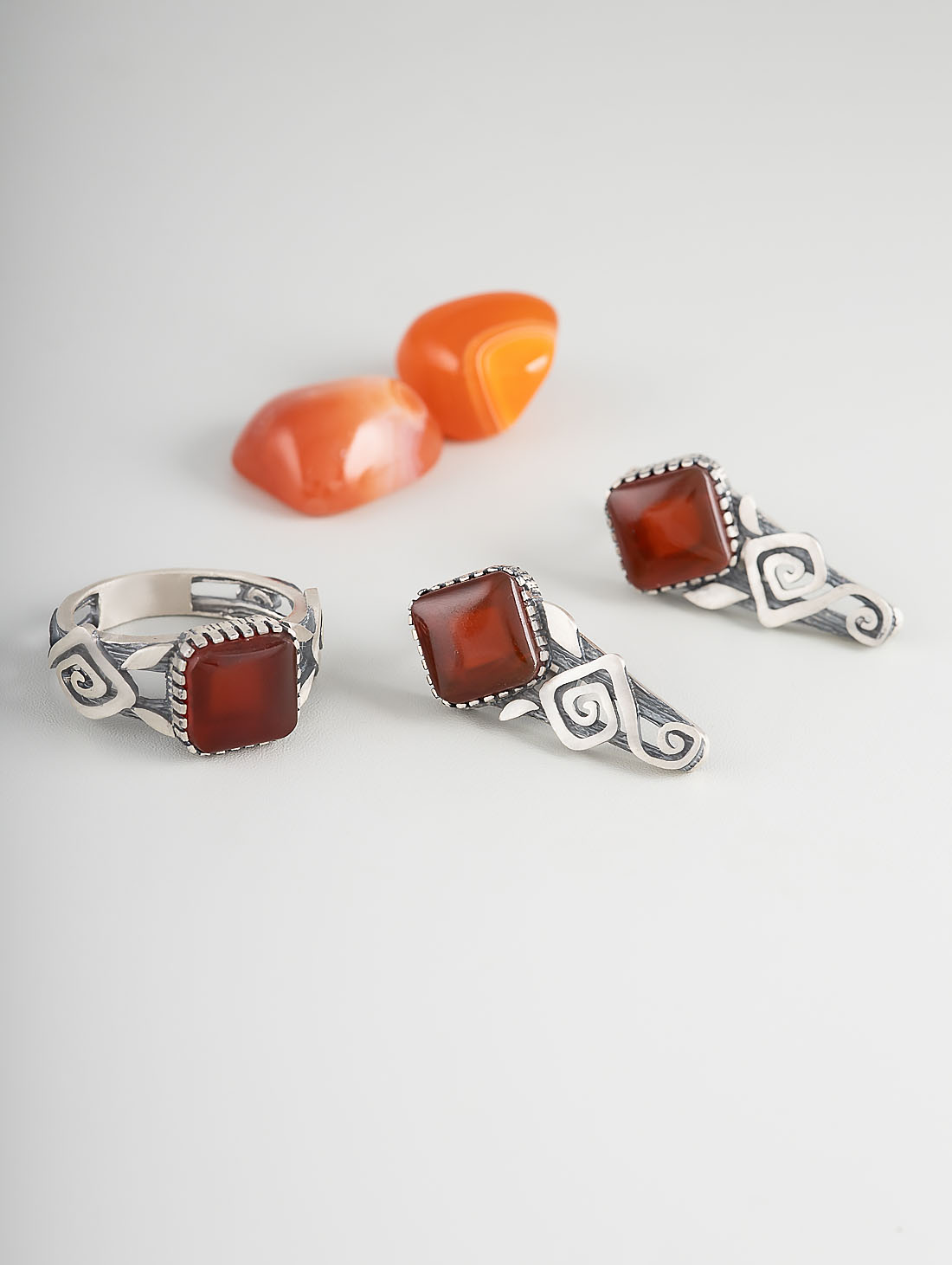 Err1496 Сердолик Серьги (Ag 925)