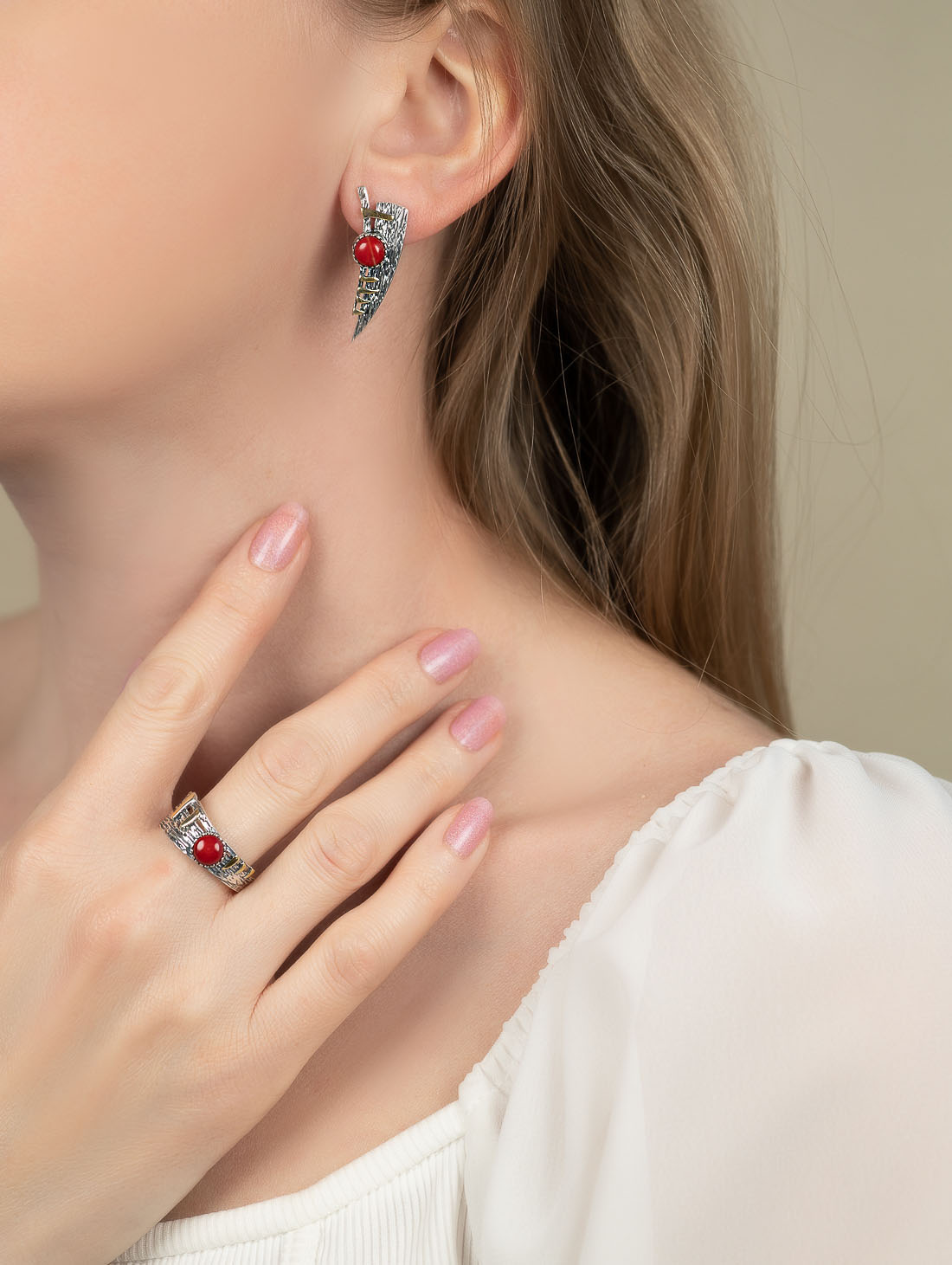 Err1498z Коралл Серьги (Ag 925)