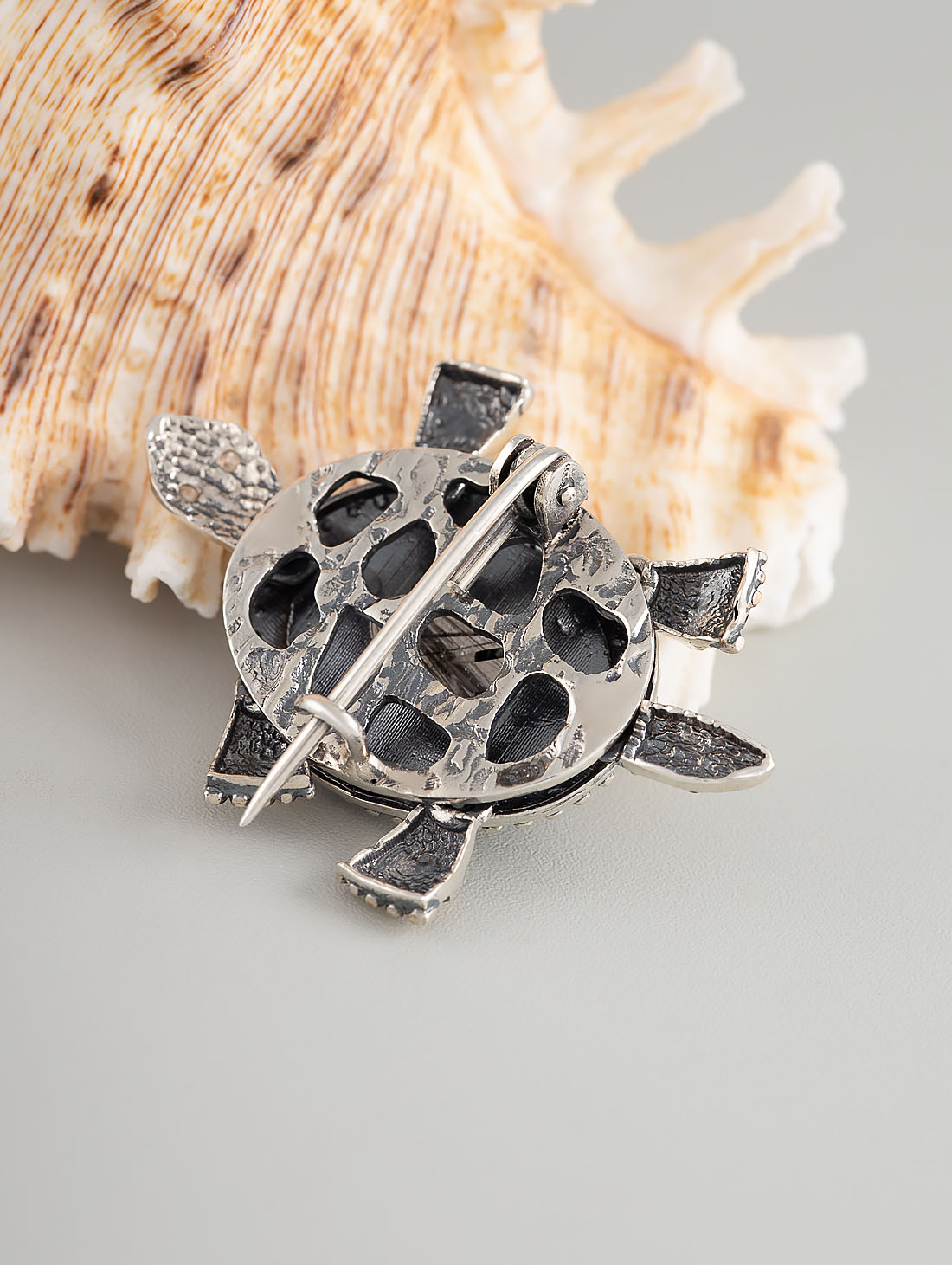 Brr1265z Рутил черн Брошь (Ag 925)
