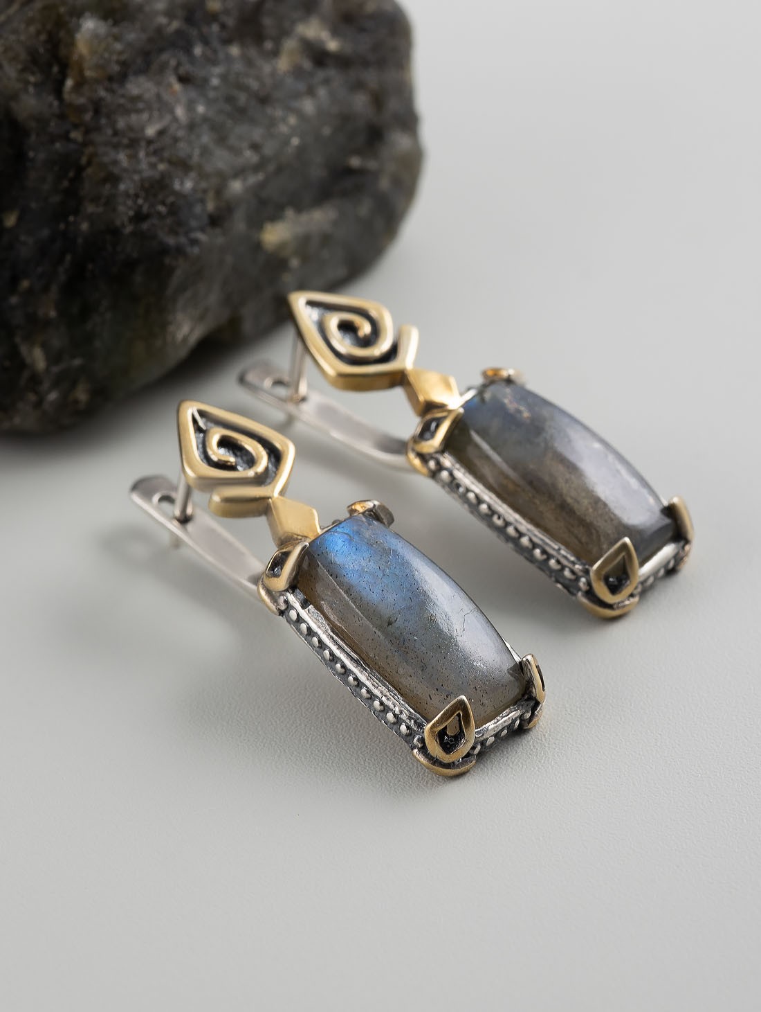 Err1492 Лабрадор Серьги (Ag 925)