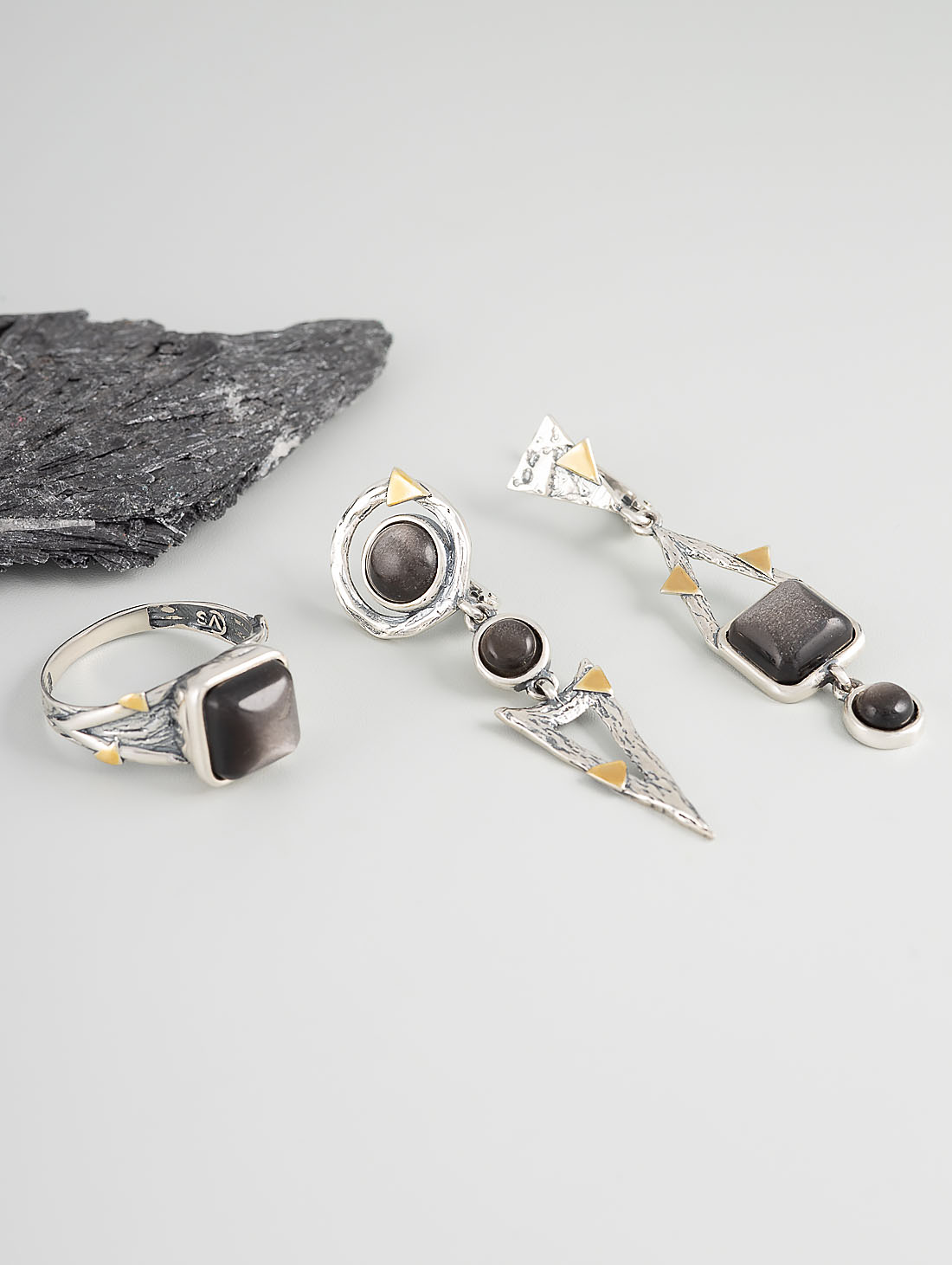 Err1238z Обсидиан Серьги (Ag 925)