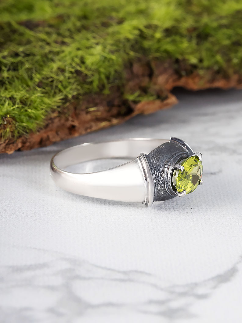 0226 Хризолит Кольцо (Ag 925)