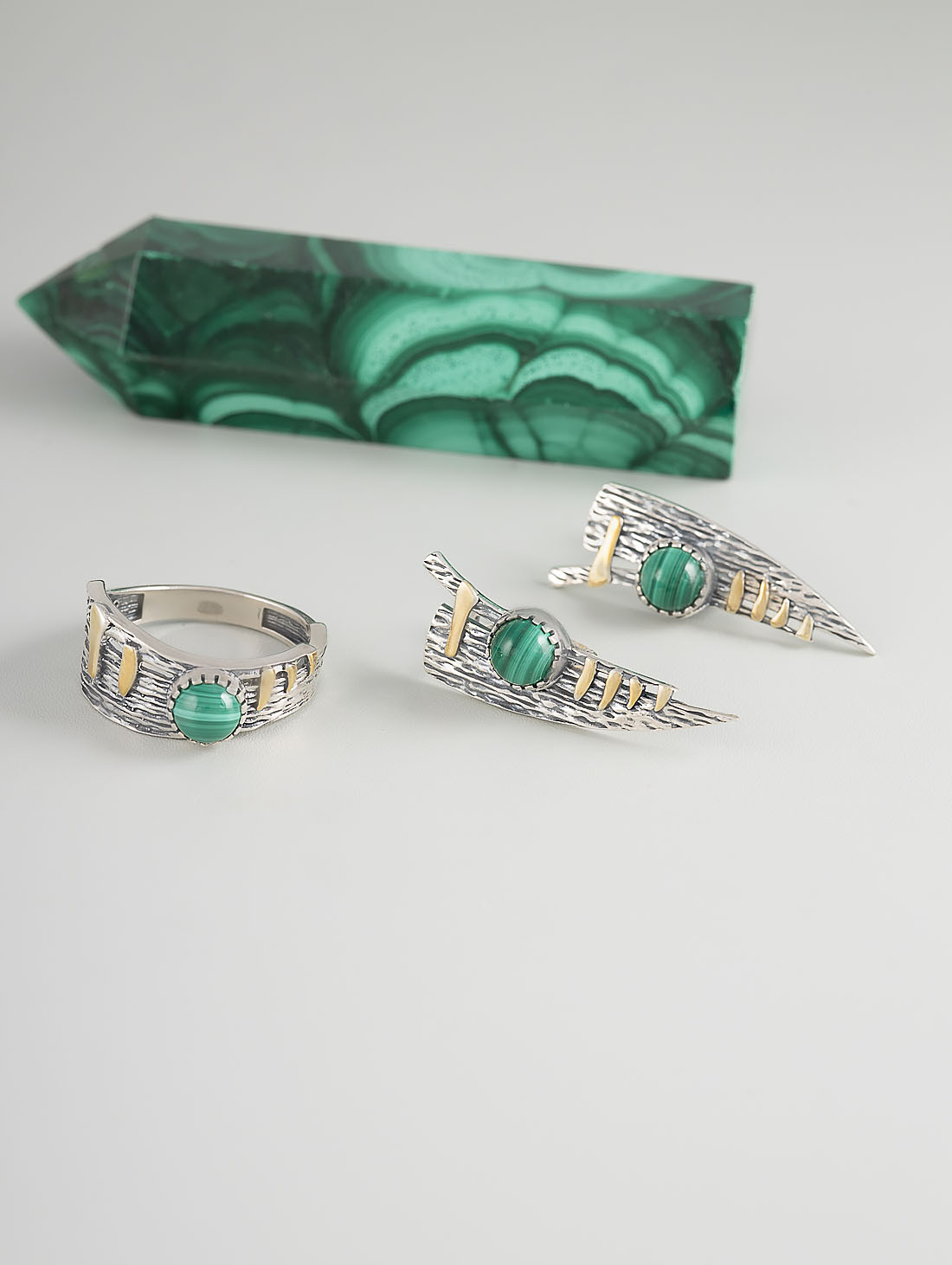 Err1498z Малахит Серьги (Ag 925)