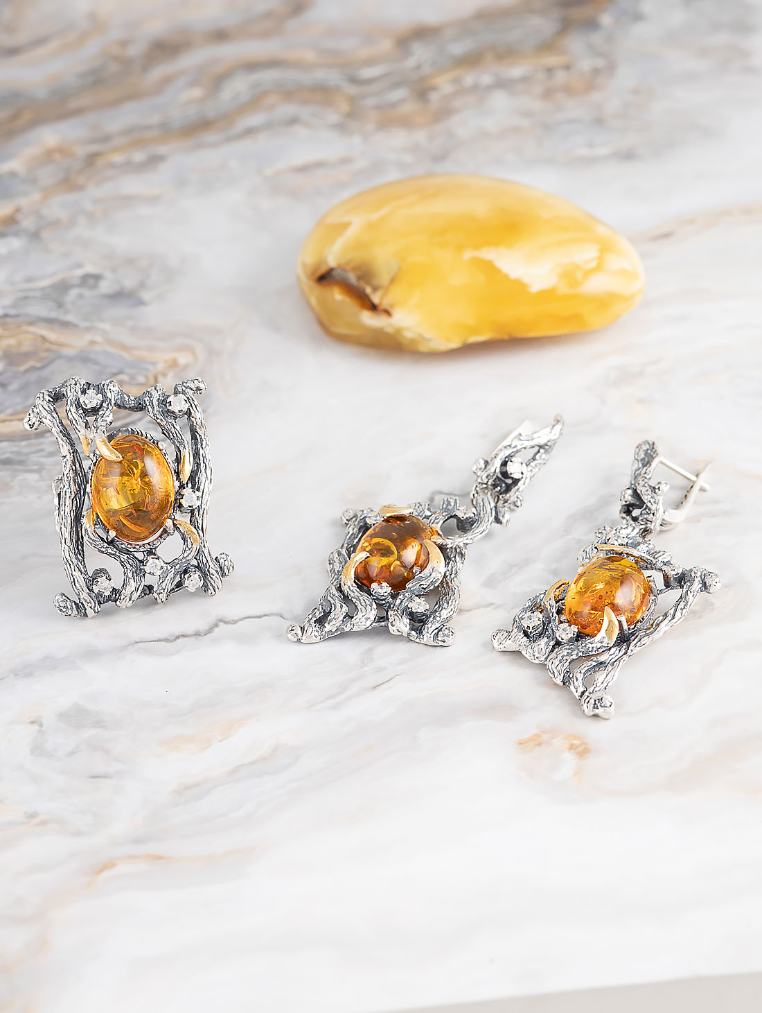 Err1103z Янтарь кор Серьги (Ag 925)