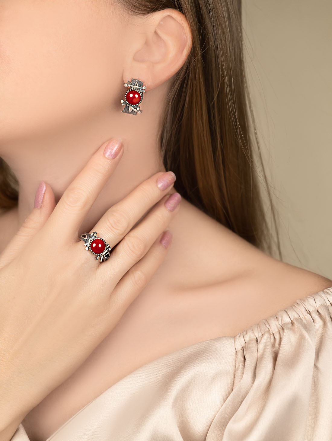 Err1491 Коралл Серьги (Ag 925)