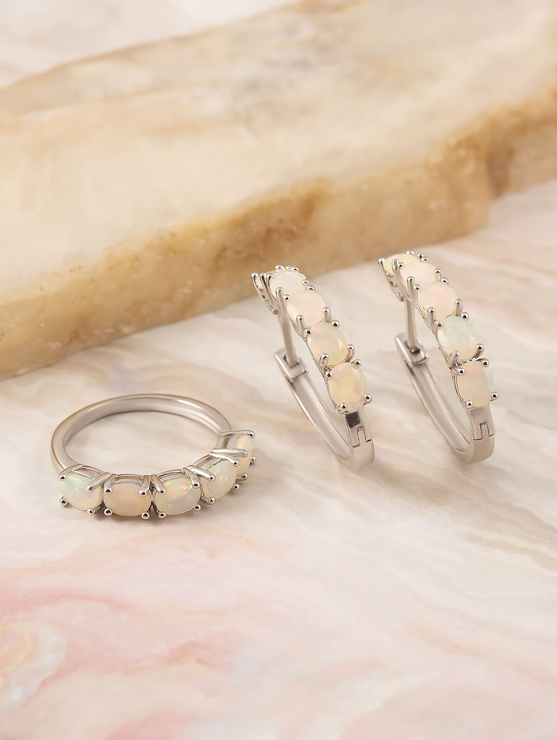 98240 Кольцо (Ag 925)