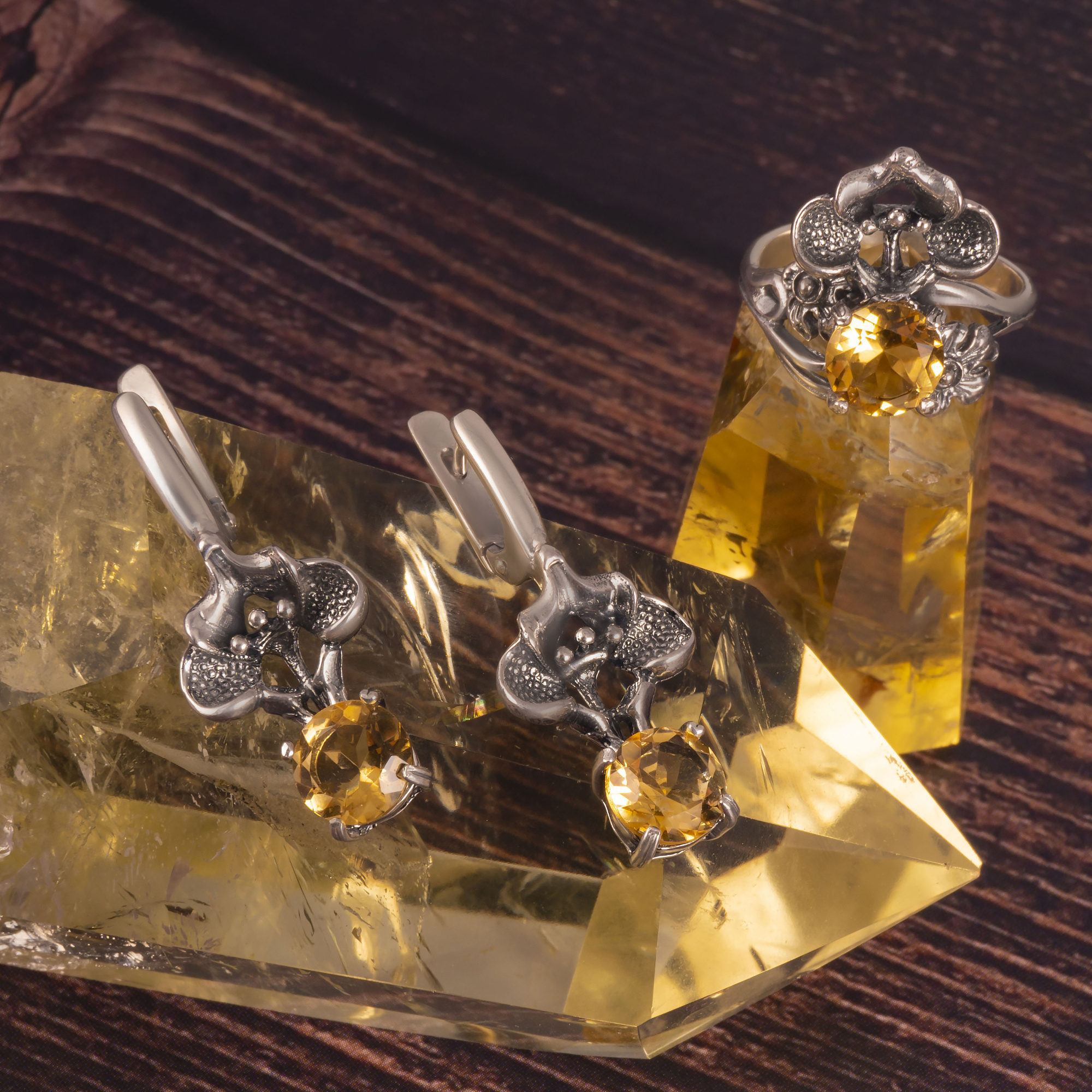 0493219 Кольцо (Ag 925)