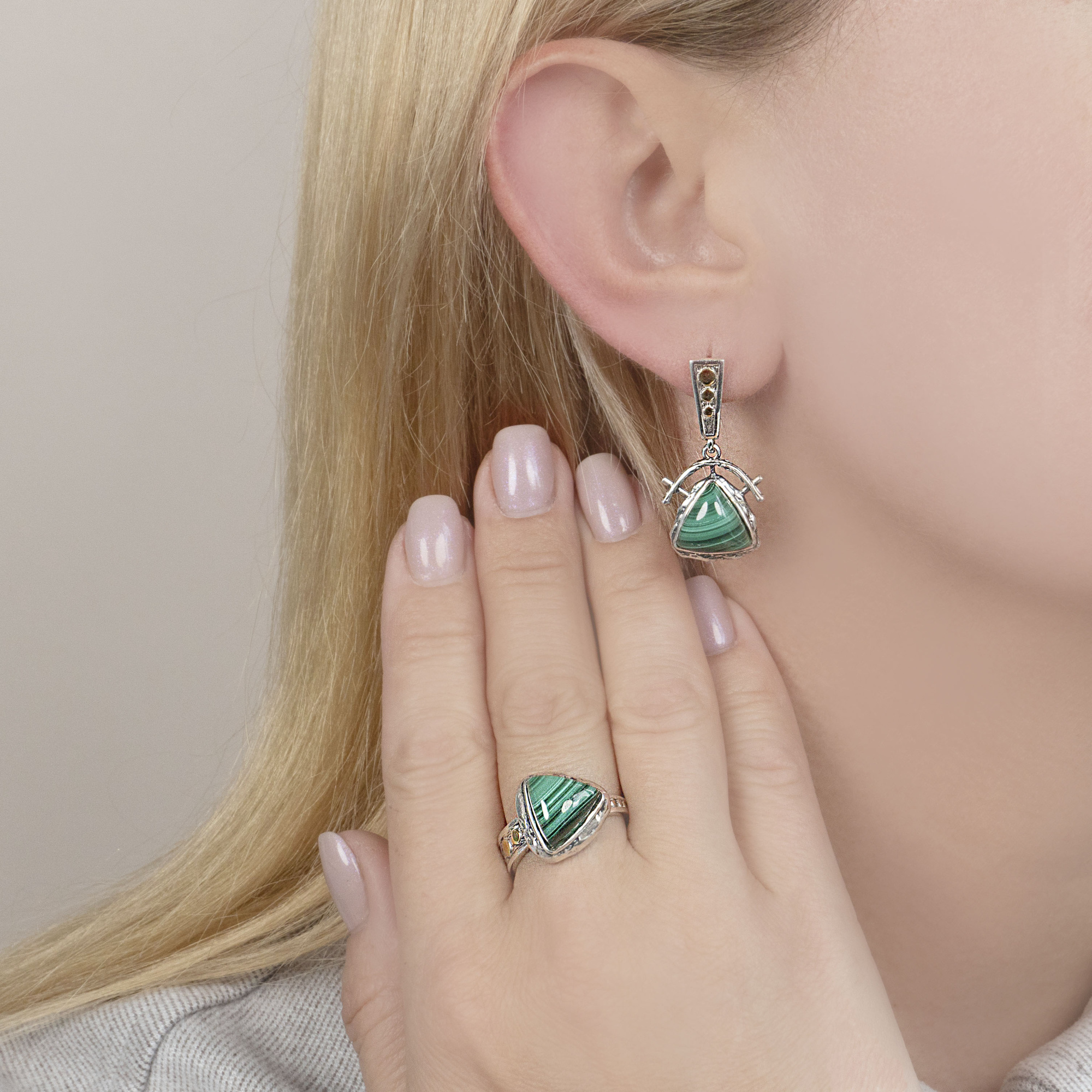 Err1268z Малахит Серьги (Ag_925)