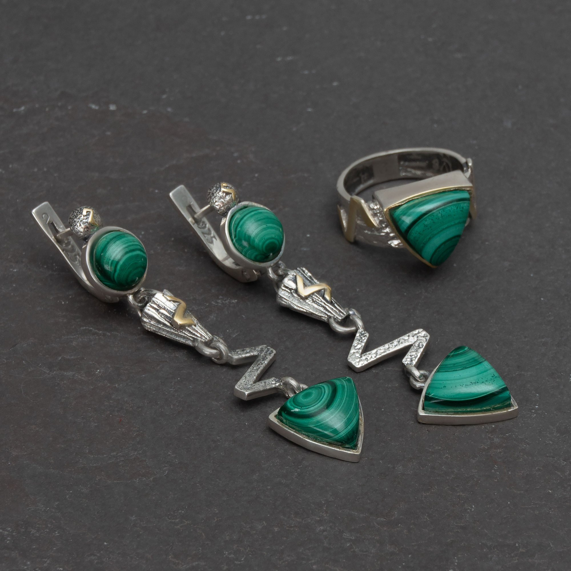 Err1198z Малахит Серьги (Ag 925)