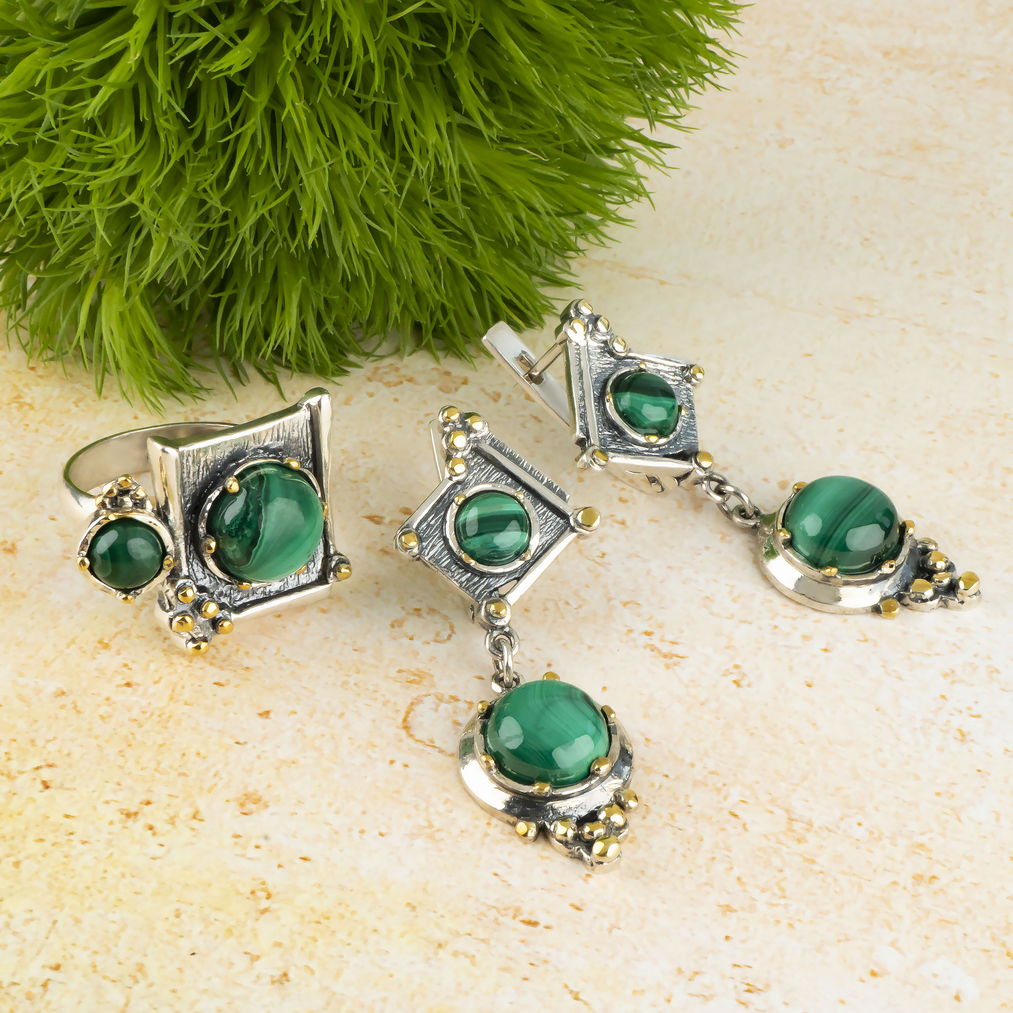 Rrr1086z Малахит Кольцо (Ag_925)