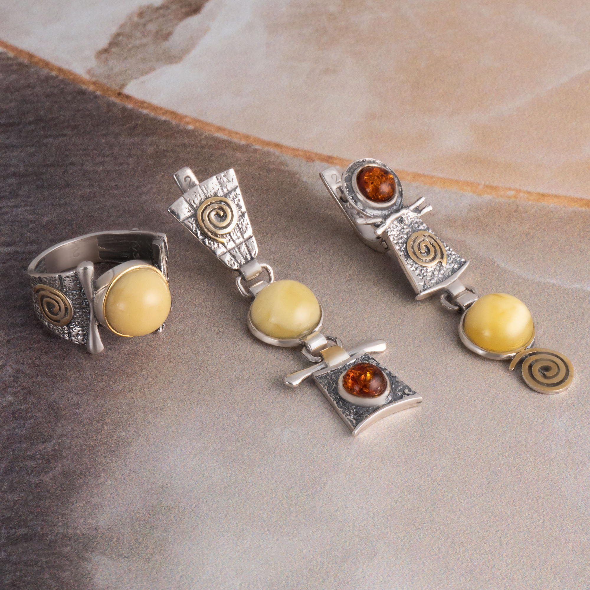 Err1182z св Янтарь Серьги (Ag_925)